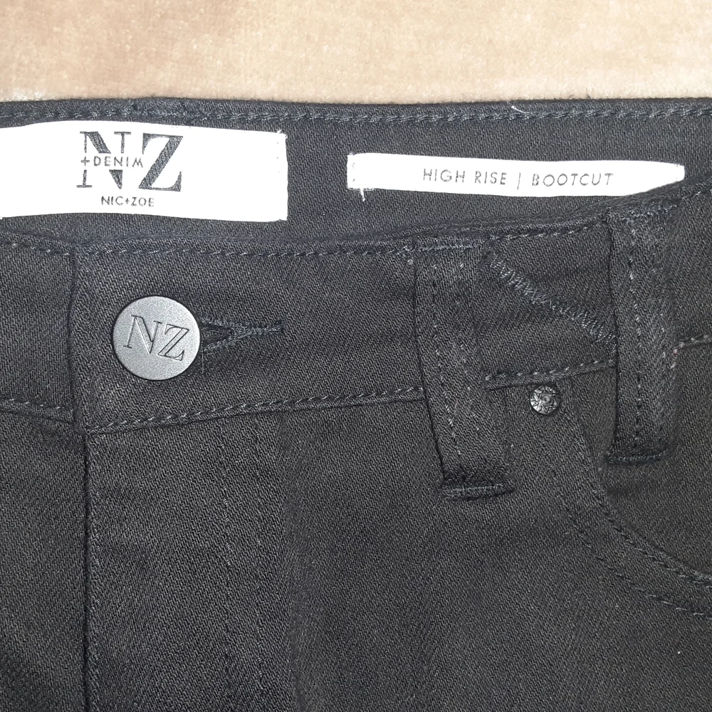 Women's High Rise Black Jeans - Picture 5 of 6